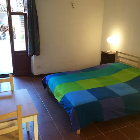 Maddalena Oda ve Kahvaltı Bra