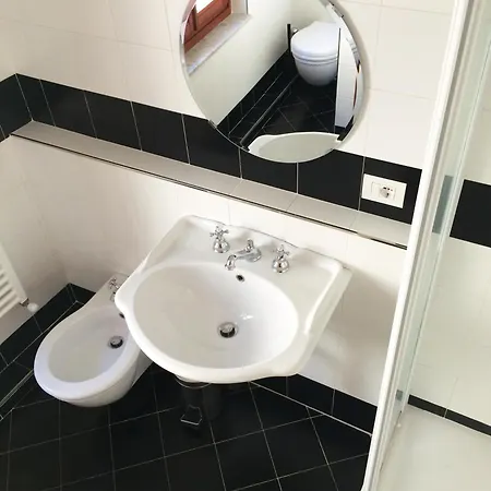 Maddalena Oda ve Kahvaltı Bra